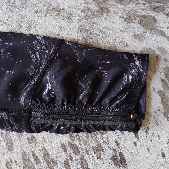 Lululemon Runday Crop Full On Luxtreme Sz4 - Picture 7 of 10